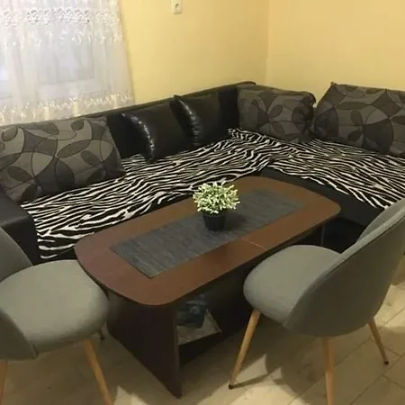 къща ивона 사파레바바냐