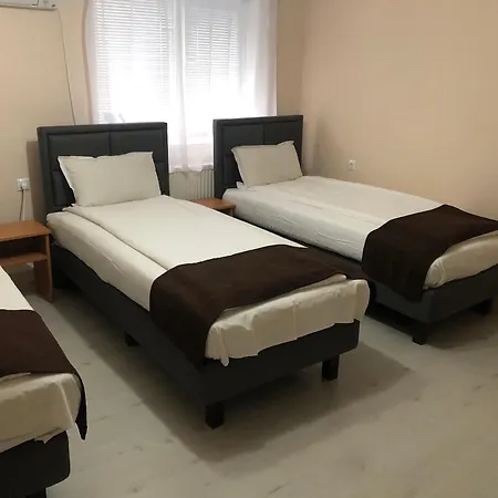 къща ивона * 사파레바바냐